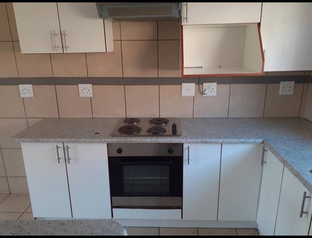 2 BEDROOM APARTMENT FOR SALE IN SASOLBURG CENTRAL